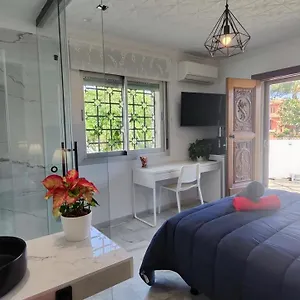 https://habitacin-en-villa-en-benalmdena.1costadelsol.com